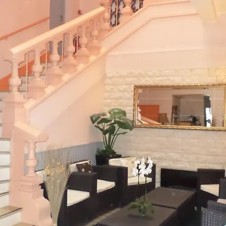 Apartmanhotel Les Tilleuls 2*